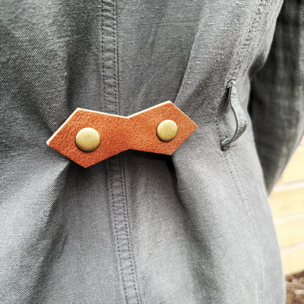 KardiKlips Valor Bronze on Brown Cinch Clip