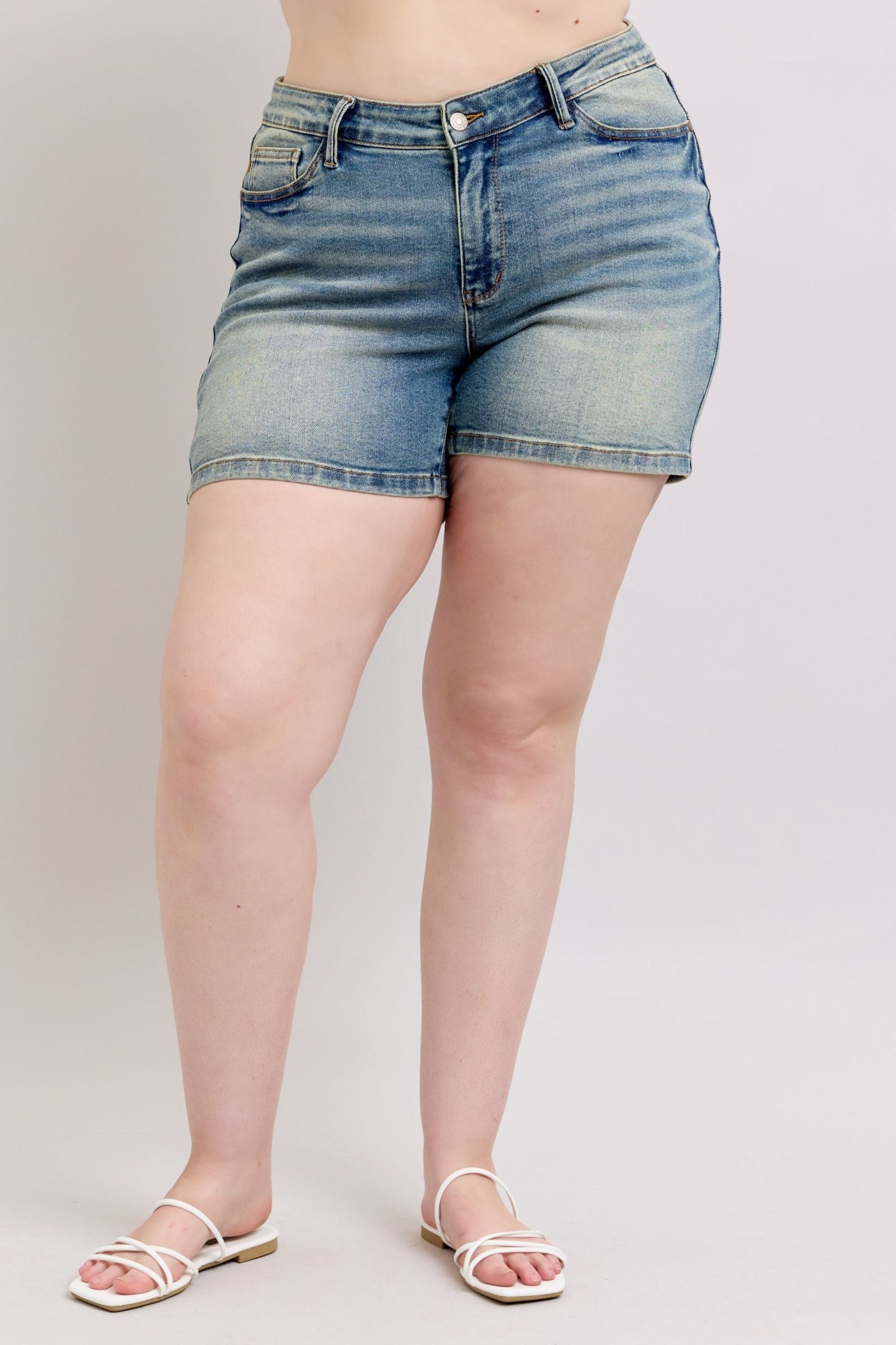 Judy Blue Robin Mid Rise V-Front Vintage Wash Shorts (JB 150309)