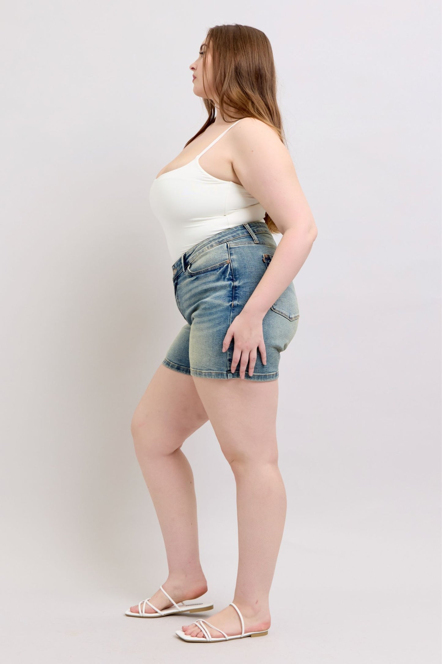 Judy Blue Robin Mid Rise V-Front Vintage Wash Shorts (JB 150309)