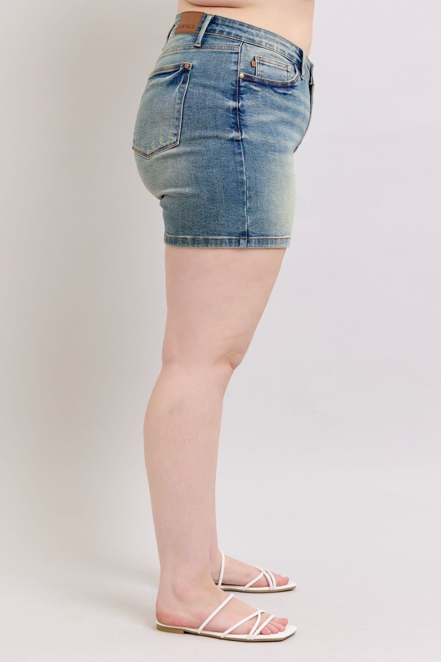 Judy Blue Robin Mid Rise V-Front Vintage Wash Shorts (JB 150309)