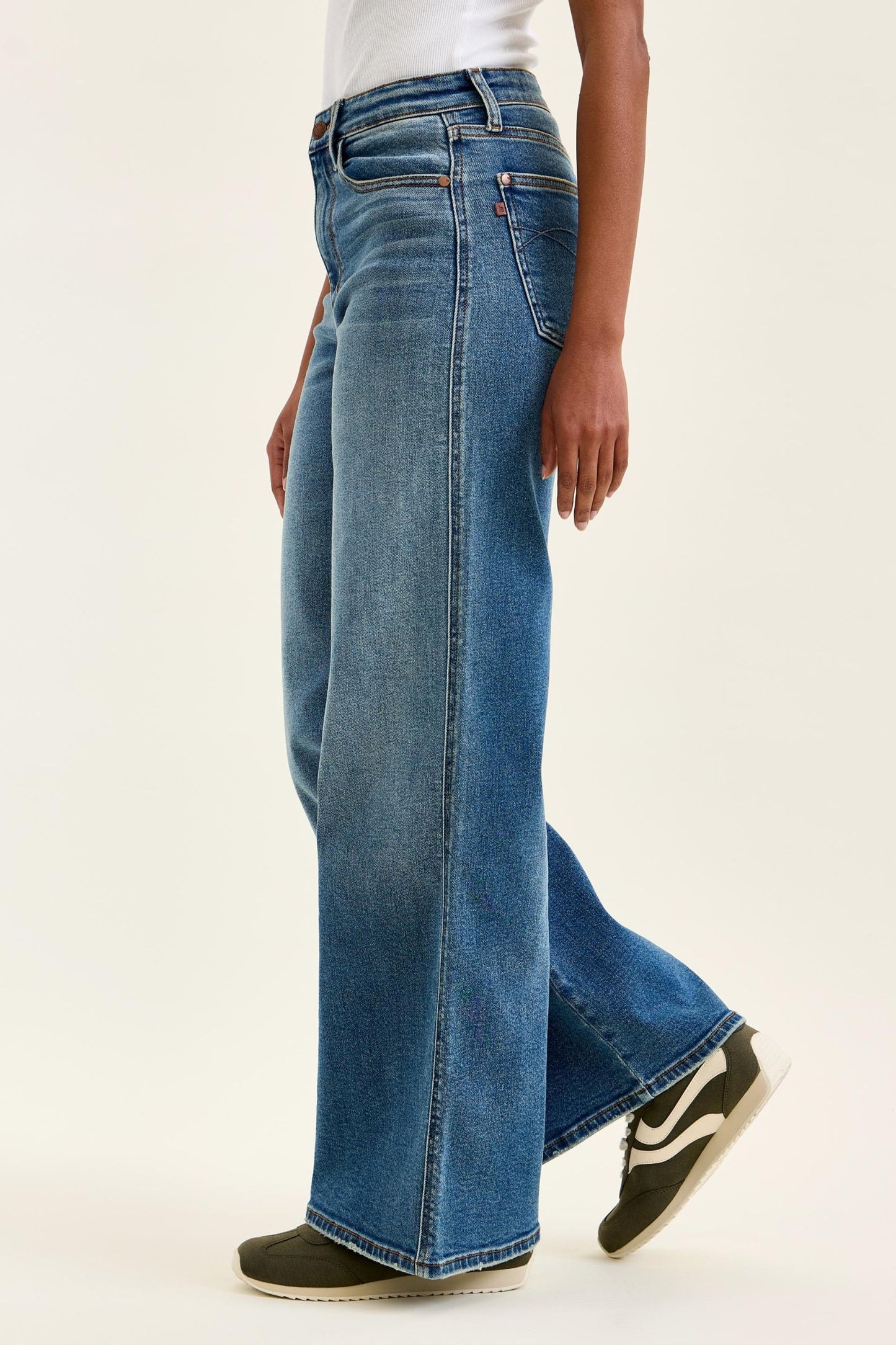 Judy Blue Teddi High Rise Retro Wide Jeans (JB 82720)