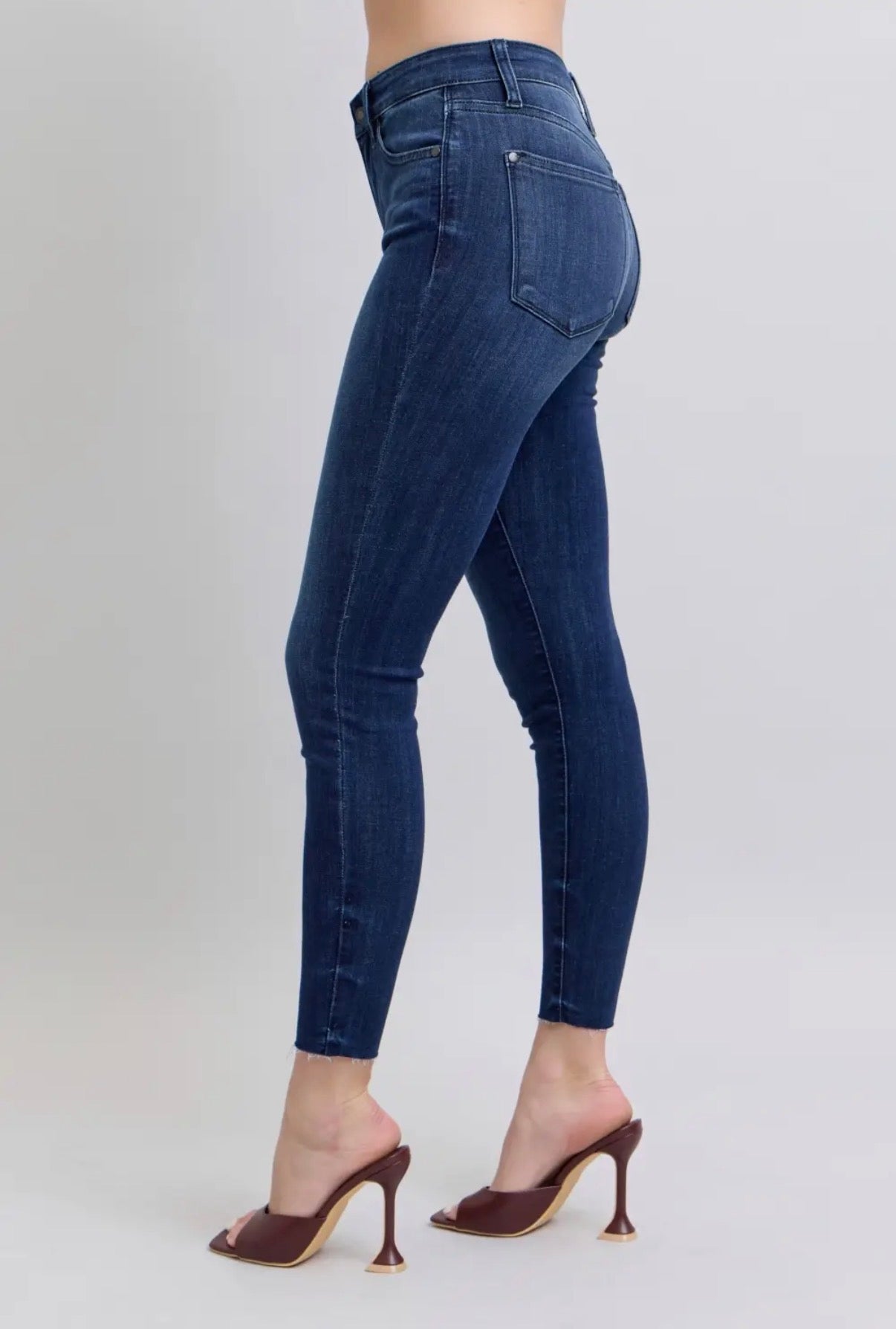 Judy Blue Jenny Mid-Rise Dark Wash Skinny Jeans (JB 82628)