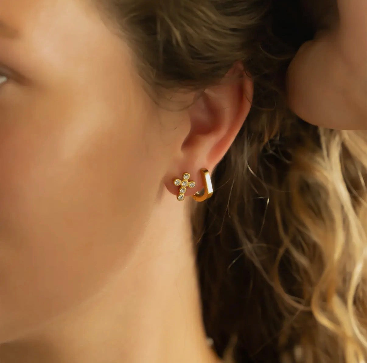 Round Stone Cross Stud Earrings
