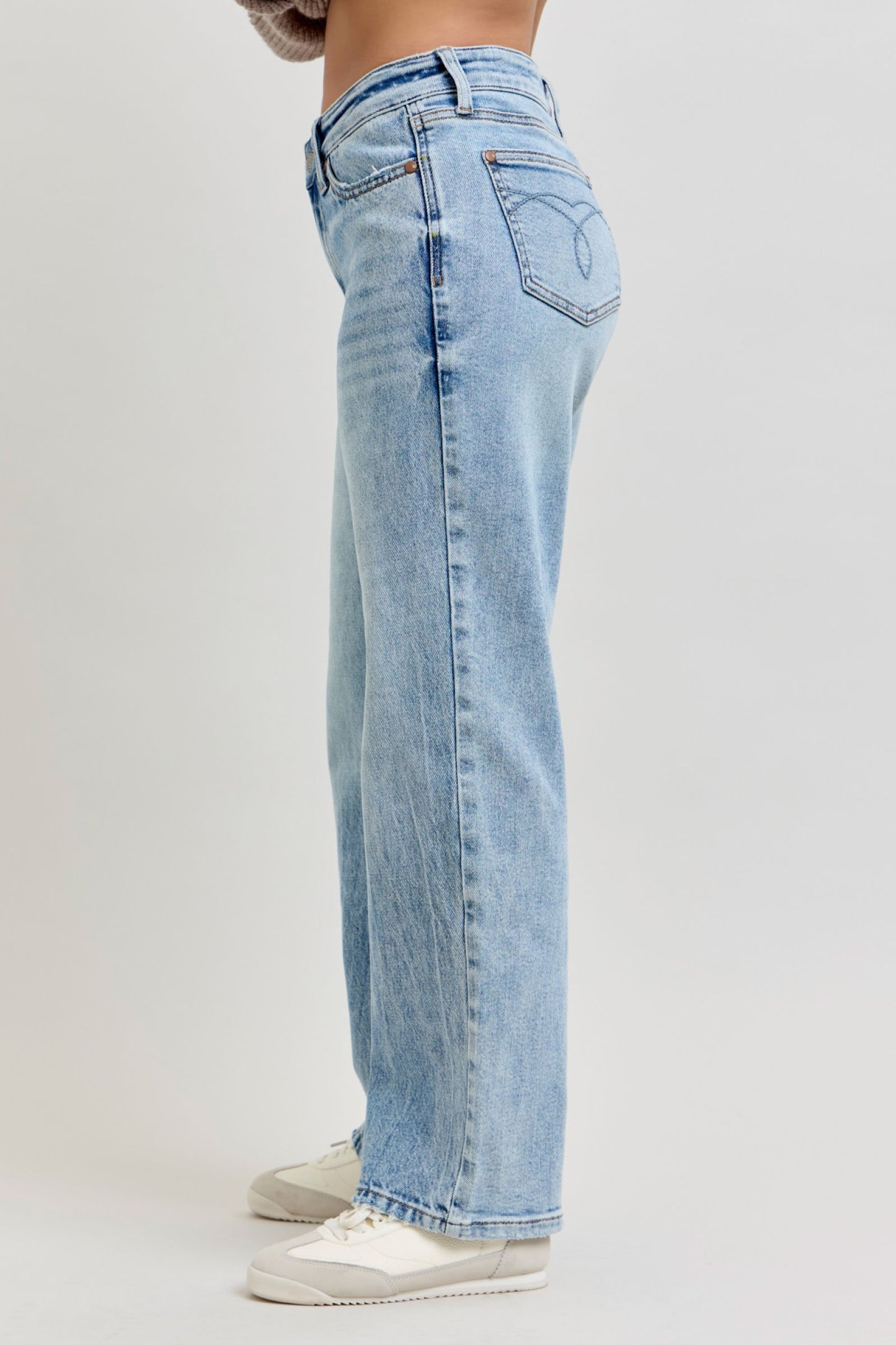 Judy Blue Blair Mid-Rise Petite Rigid Magic Straight Jeans (JB 881060)