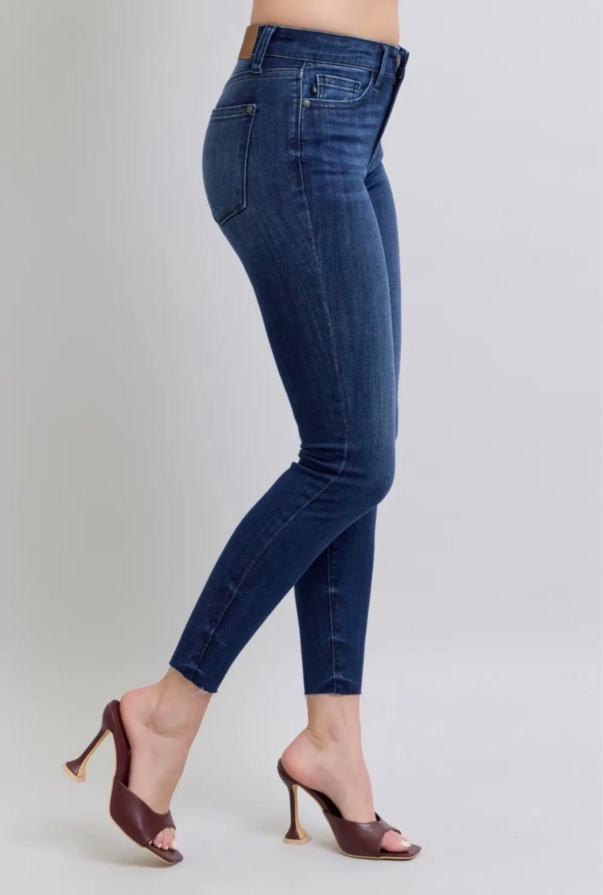 Judy Blue Jenny Mid-Rise Dark Wash Skinny Jeans (JB 82628)