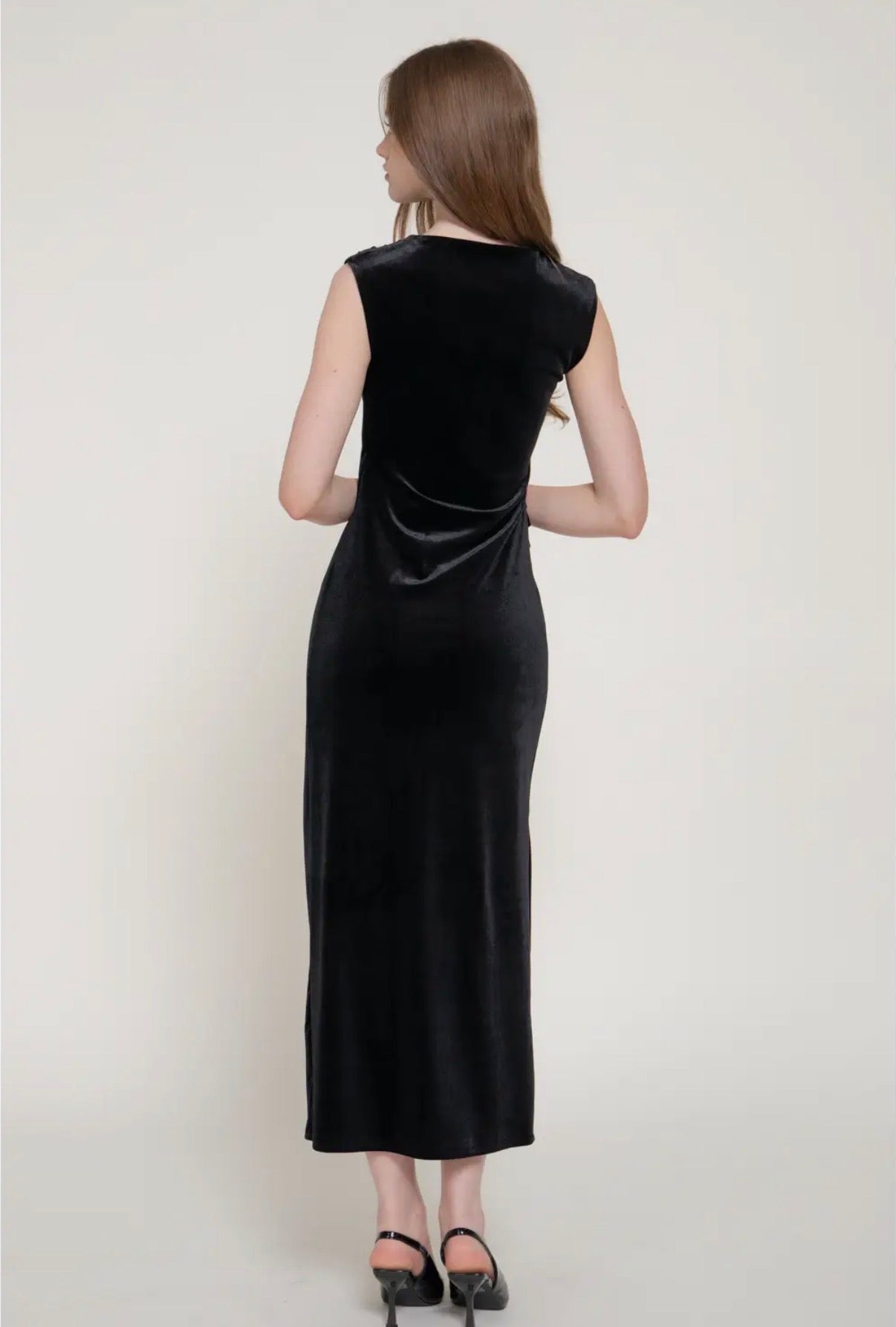 Black Sleeveless Ruched Velvet Dress