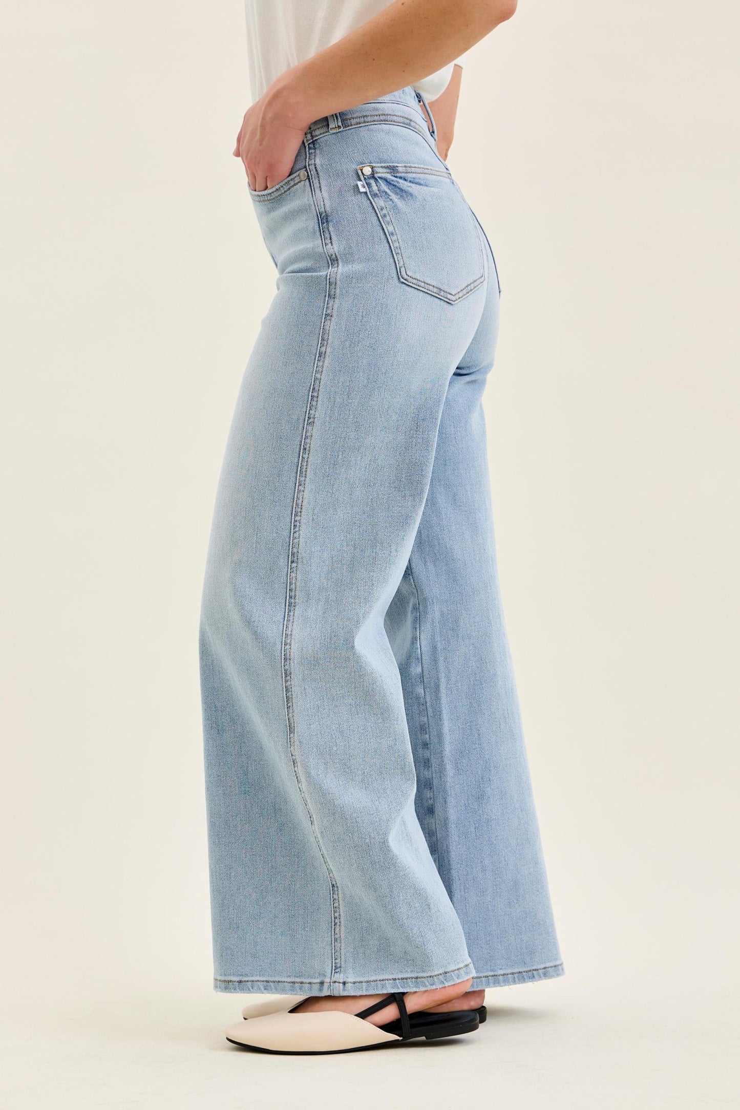 Judy Blue Renee Petite High Rise Retro Wide Jeans (JB 881128)