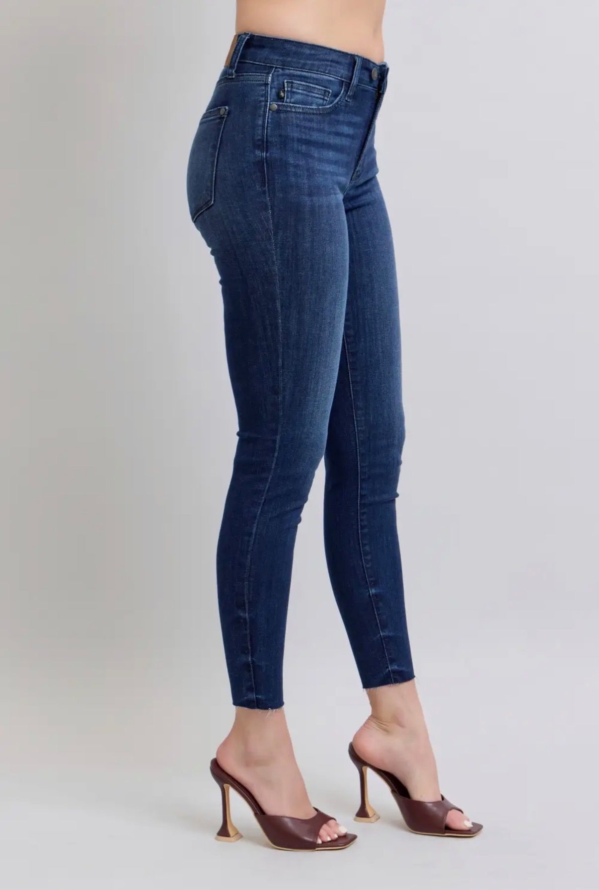Judy Blue Jenny Mid-Rise Dark Wash Skinny Jeans (JB 82628)