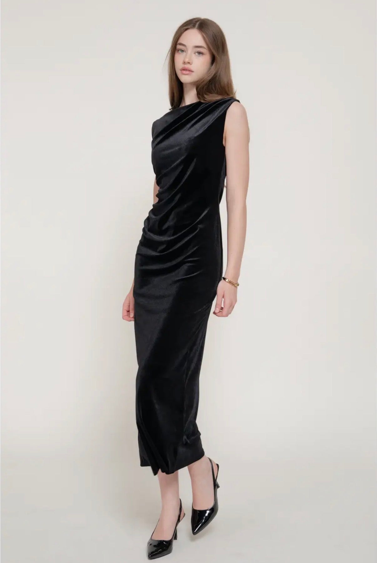 Black Sleeveless Ruched Velvet Dress