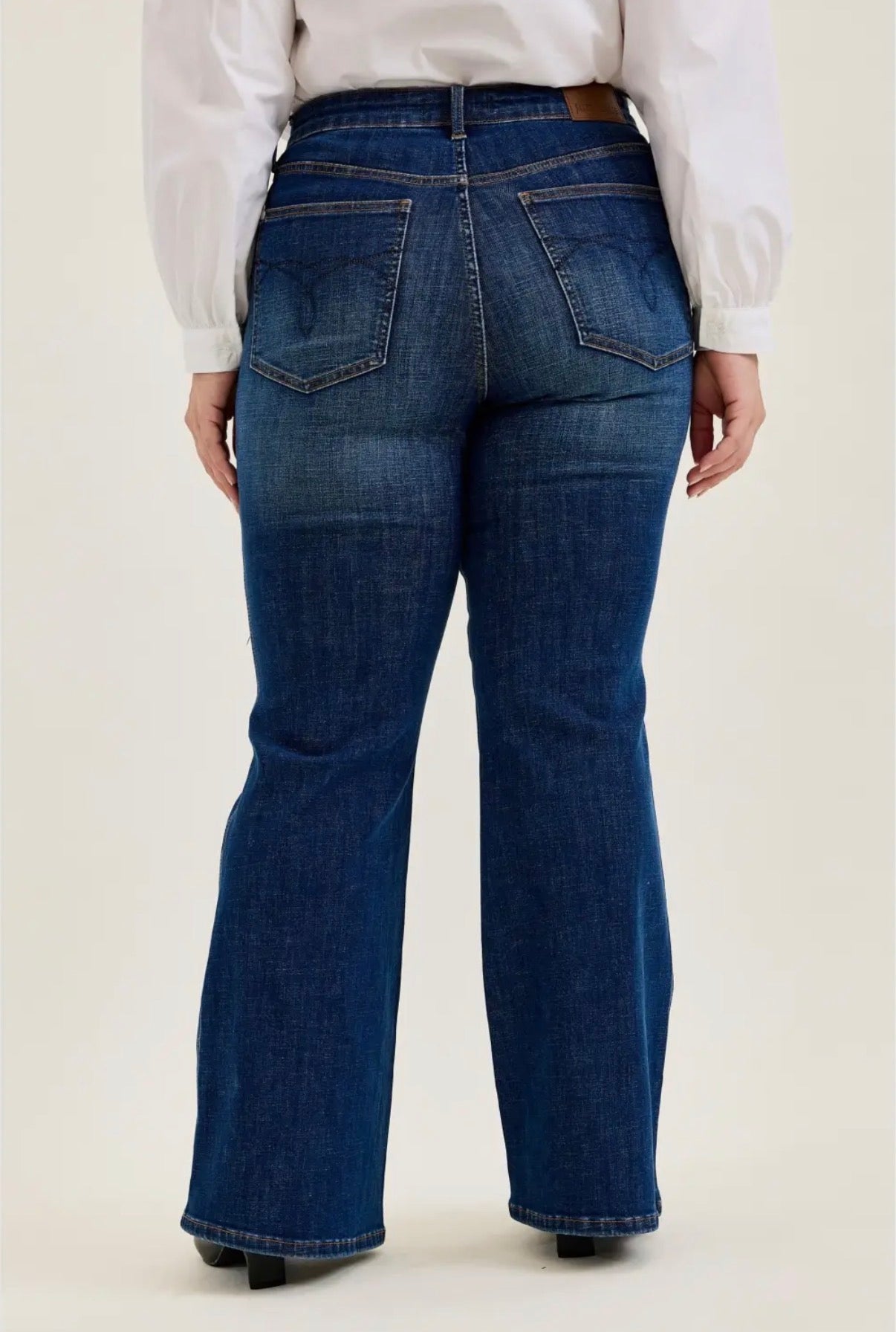 Judy Blue Charlotte High Rise Tummy Control Flare Jeans (JB 881188)