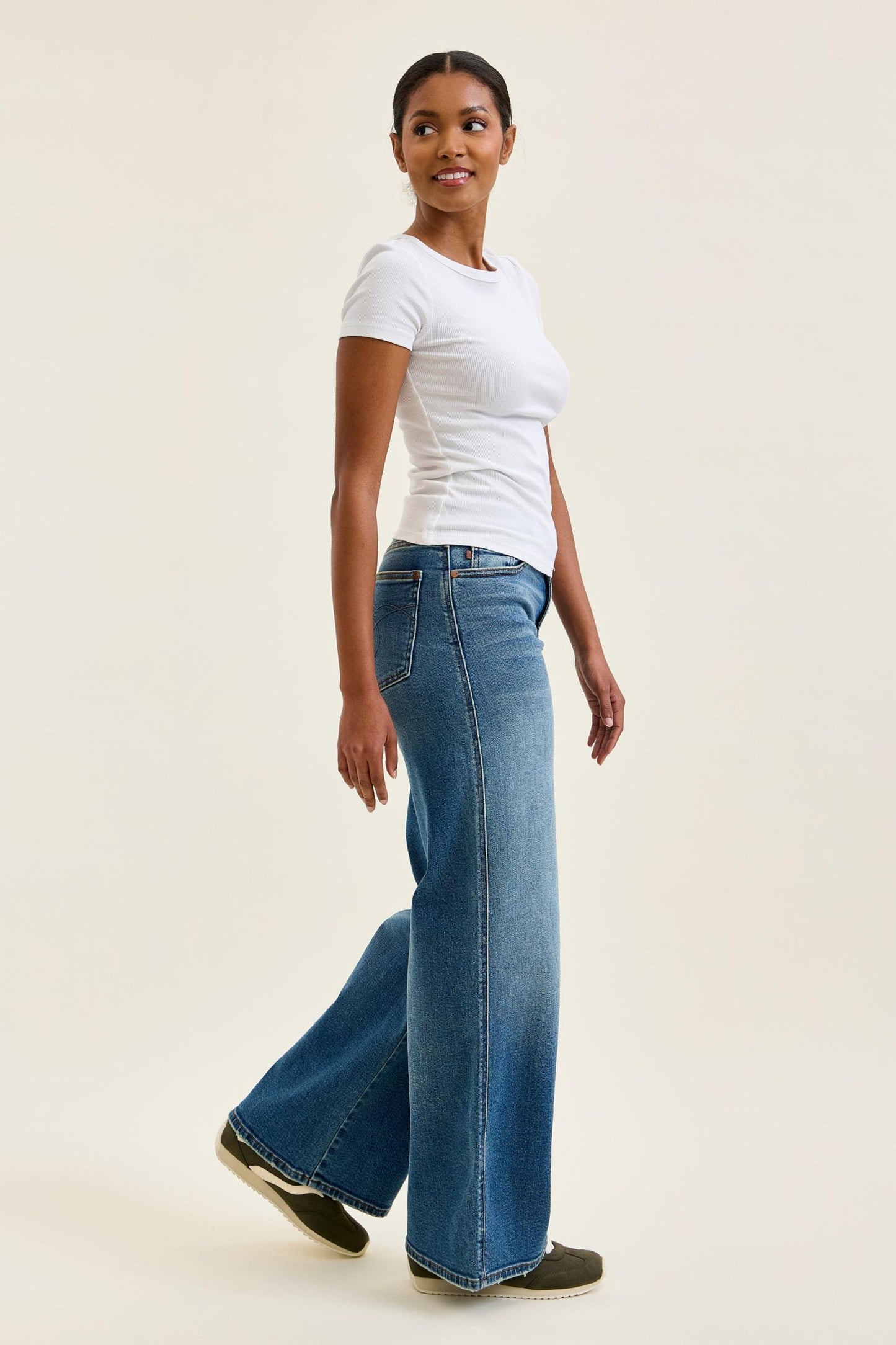 Judy Blue Teddi High Rise Retro Wide Jeans (JB 82720)