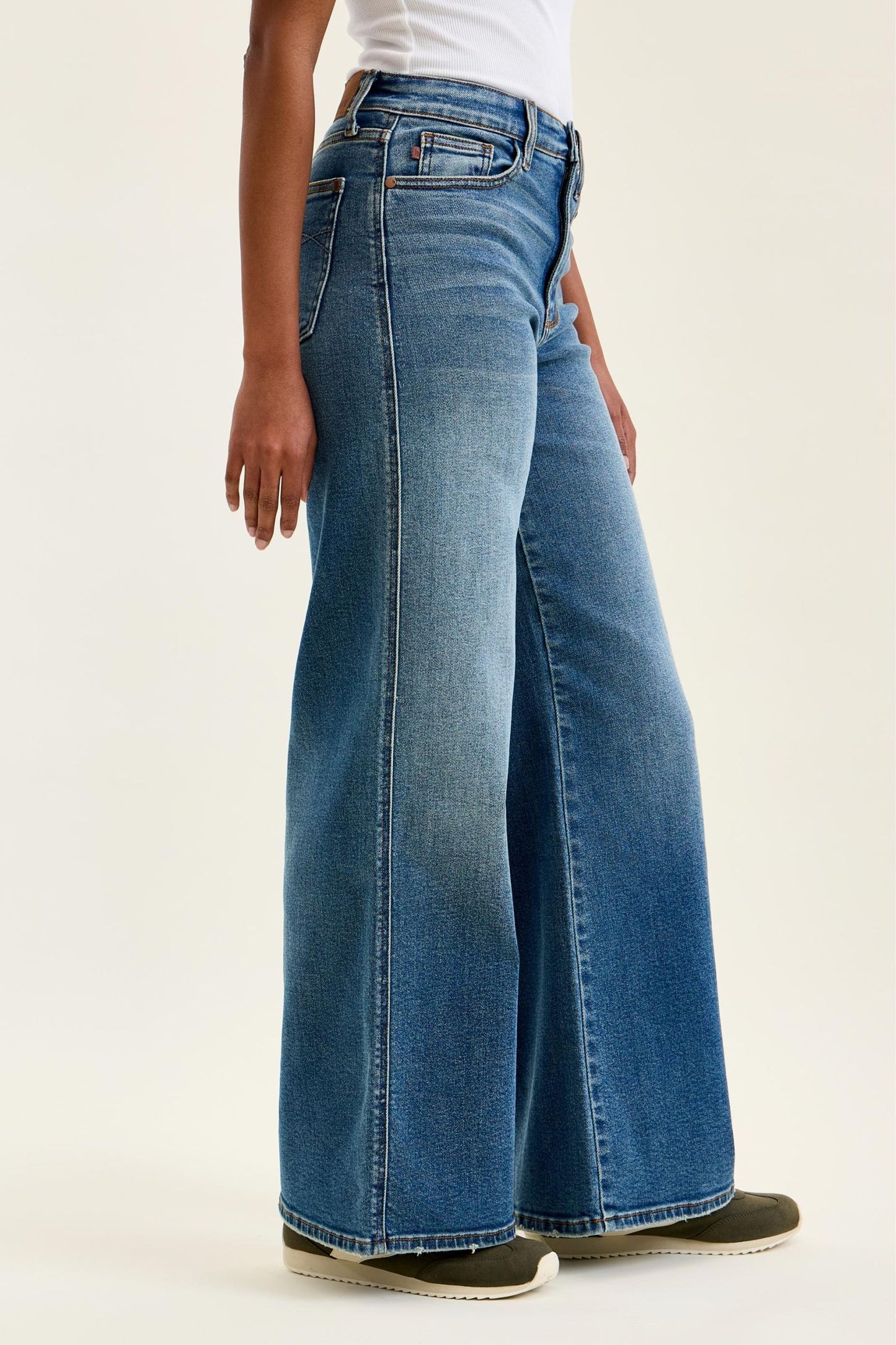 Judy Blue Teddi High Rise Retro Wide Jeans (JB 82720)