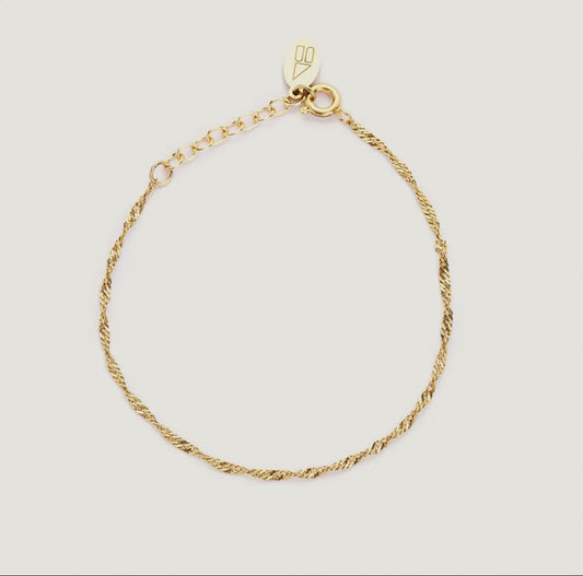 Fallon Gold Dainty Twist Bracelet